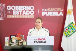 Garantiza Secretaría de Bienestar el suministro de vital líquido a familias poblanas
