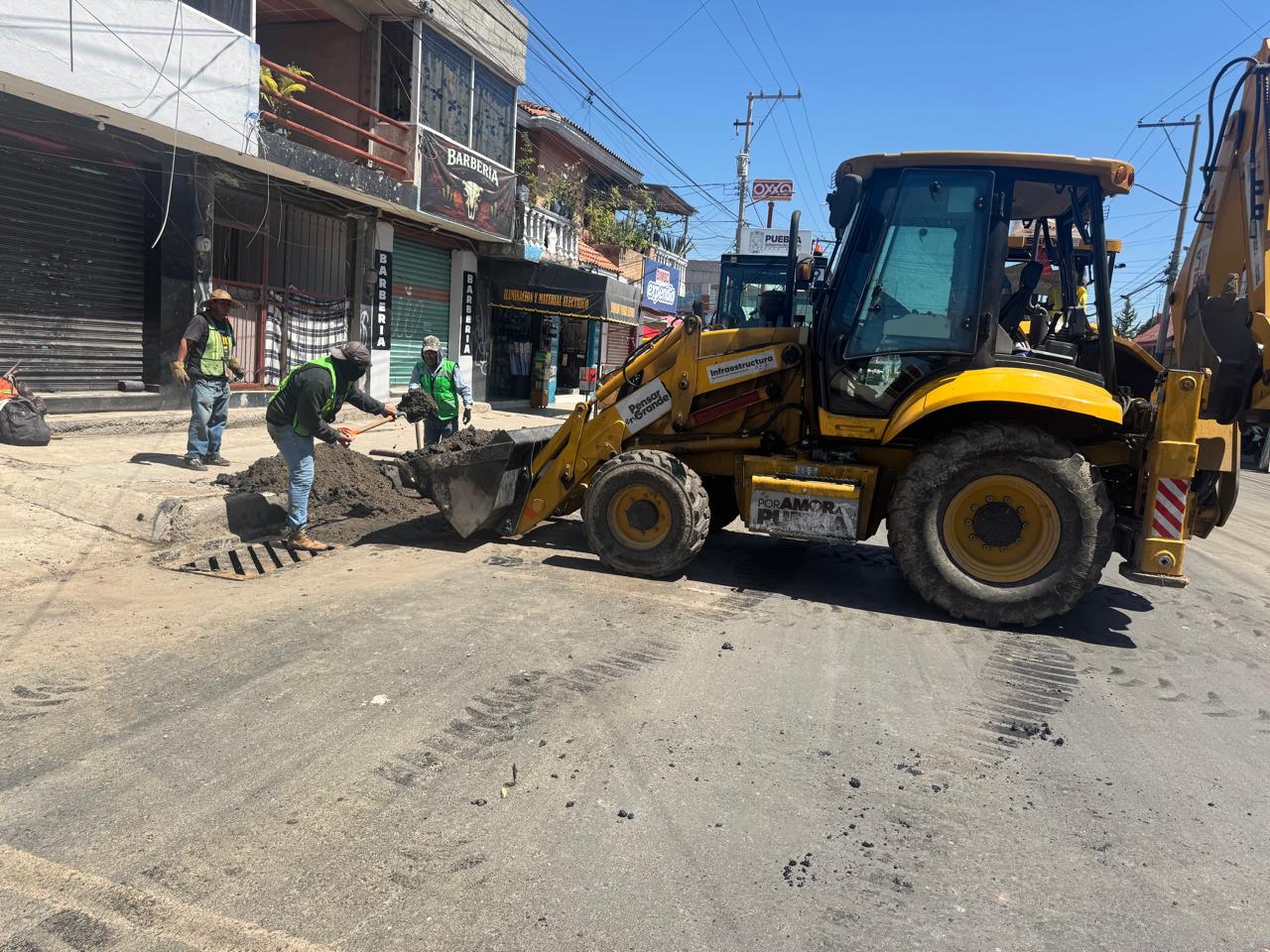*Garantiza Secretaría de Infraestructura cuidado de alcantarillas en procesos de pavimentación*