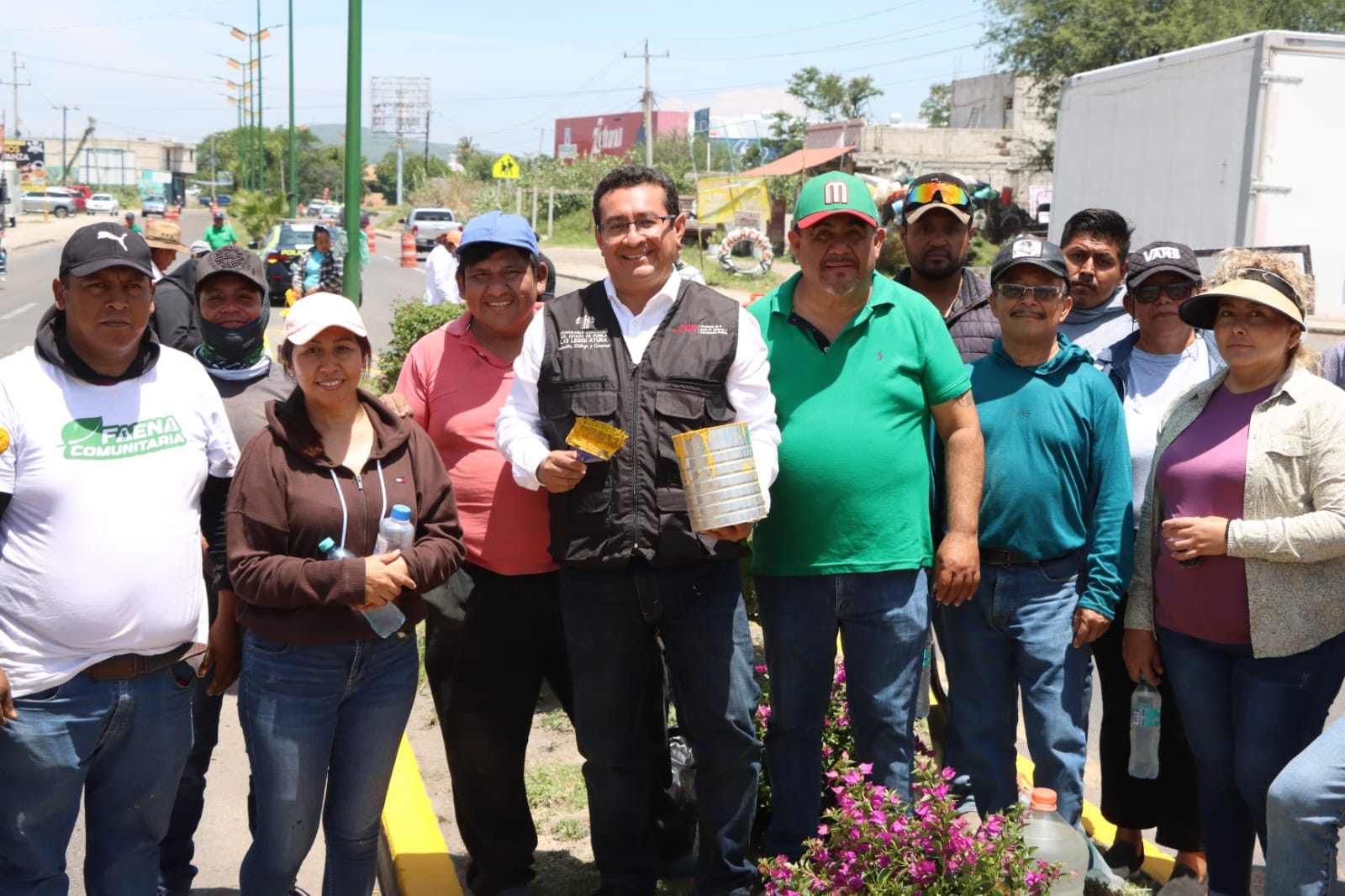 Participa diputado Pável Gaspar en faena comunitaria en Izúcar de Matamoros