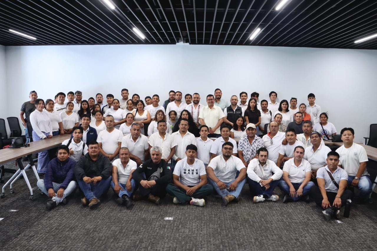 Encabeza diputado Pável Gaspar diálogo con guías de turistas de Cuetzalan para escuchar sus necesidades y fortalecer al sector