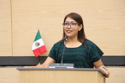 Leonela Martínez y Elías Lozada impulsan iniciativa para la disminución progresiva de animales abandonados
