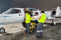 Gobierno estatal garantiza atención médica especializada a joven repatriado de Estados Unidos