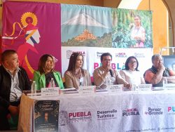 ACATZINGO PRESENTA TRADICIONAL COMBATE DE BANDAS EN HONOR A LA VIRGEN DE LOS DOLORES
