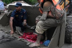 Inundaciones en Nepal dejan más de 90 muertos y 400 peregrinos desaparecidos