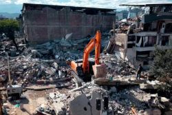 “Quiero a mi familiar, vivo o muerto”: detienen búsqueda en edificio colapsado de Pereira