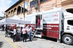 Feria de Paz acerca salud gratuita a familias de la Sierra Norte.