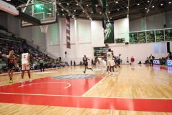 Acerca Gobierno del Estado baloncesto profesional a la niñez y juventud poblana