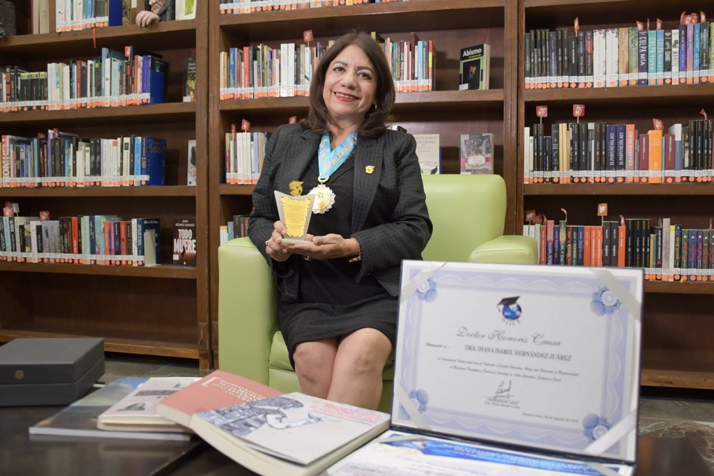 ACADÉMICA DE LA BUAP ES DISTINGUIDA CON DOCTORADO HONORIS CAUSA POR ORGANISMO INTERNACIONAL