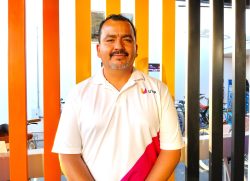 Carlos Ayala, coach de UVP: «Primero se forman personas; después, jugadores»