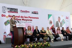 *PERSONAS ADULTAS MAYORES SON PILARES EN LAS FAMILIAS: ARMENTA MIER*