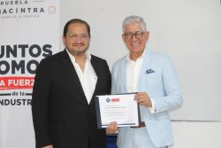 Cátedra CANACINTRA lleva experiencia de la industria a las aulas de UMAD