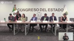 GUADALUPE BÁRCENAS Y NUEVE INTEGRANTES DEL CABILDO DE ACATLÁN PRESENTARON SU RENUNCIA ANTE EL CONGRESO ANTES DE AUDIENCIA PROGRAMADA