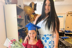 “No es una delincuente”: Niña de 6 años y su madre fueron engañadas para ser detenidas por ICE