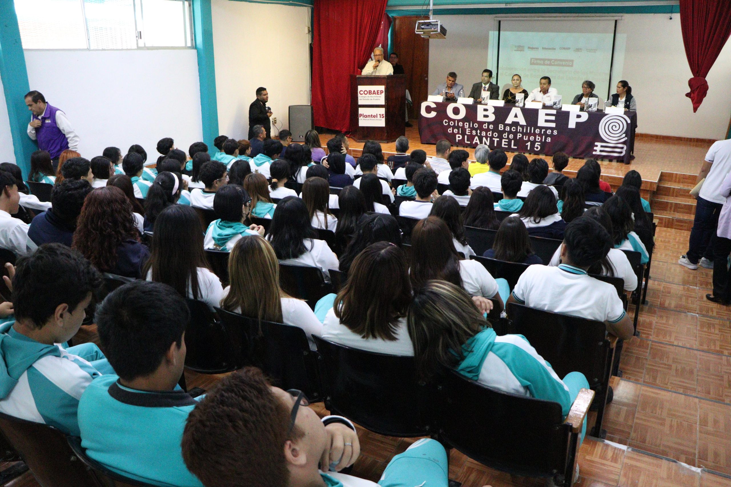 Formaliza Secretaría de las Mujeres convenio con COBAEP por escuelas seguras