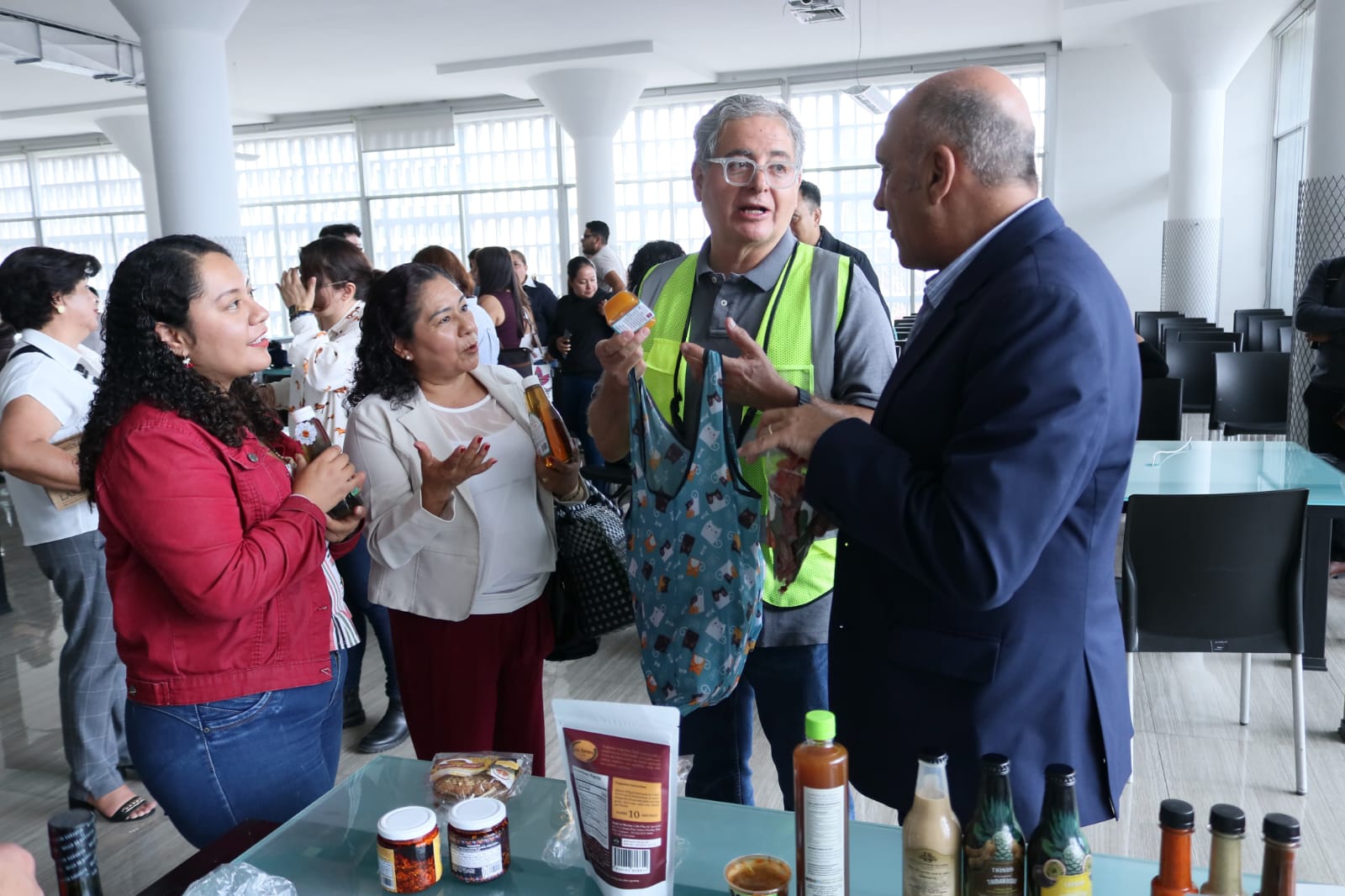 Gobierno del Estado abre oportunidades a productores locales en el Centro Histórico