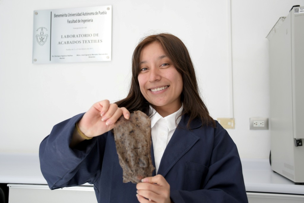 ESTUDIANTE DE LA BUAP DESARROLLA BIOPLÁSTICOS A PARTIR DE RESIDUOS DE CAFÉ