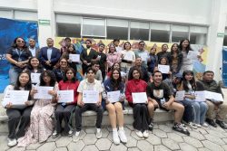 ESTUDIANTES DE LA BUAP PLASMAN SU IDENTIDAD COLECTIVA EN MURAL DEL COMPLEJO REGIONAL MIXTECA
