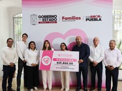 SECRETARÍA ANTICORRUPCIÓN ENTREGA DONATIVO DE CASI 60 MIL PESOS PARA APOYAR A NIÑEZ INDÍGENA DE PUEBLA