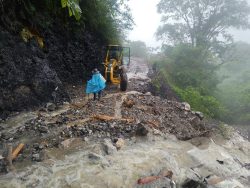 *Gobierno del Estado atiende y libera oportunamente tramos carreteros afectados por las lluvias*