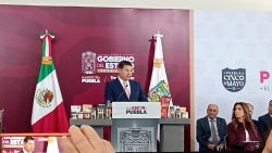ALEJANDRO ARMENTA ANUNCIA ENVÍO DE TRENES DE PAVIMENTACIÓN A MUNICIPIOS DE PUEBLA A PARTIR DE NOVIEMBRE