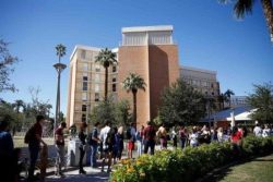 Sentencian a cárcel a exlíder de fraternidad en Arizona por muerte de estudiante en novatada