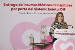 CECI ARELLANO ENTREGA EQUIPO MÉDICO A CINCO HOSPITALES MEDIANTE OBRA COMUNITARIA
