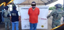 Marina brinda seguridad perimetral durante la detención de una persona por presunta posesión de sustancias ilícitas en Maxcanú, Yucatán