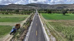 Culmina gobierno estatal pavimentación de la carretera a Santa Cruz Magdalena en Oriental